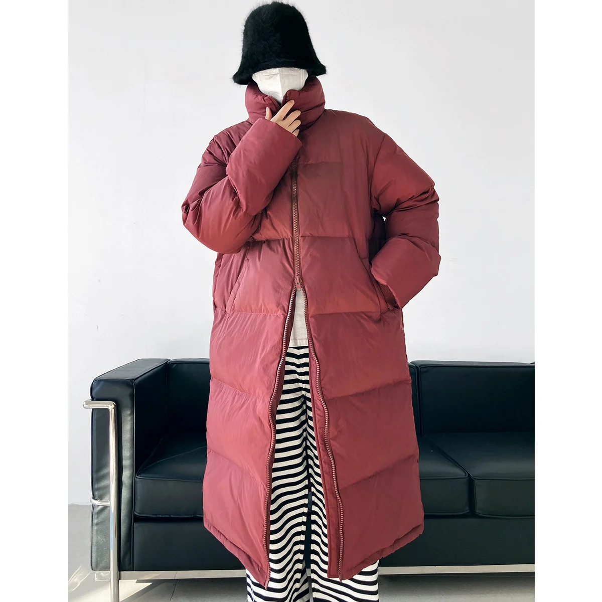 

Women's Fluffy Thickened Wine Red Down Jacket Medium Long White Duck Down Knee Length Winter Coat 1.12kg