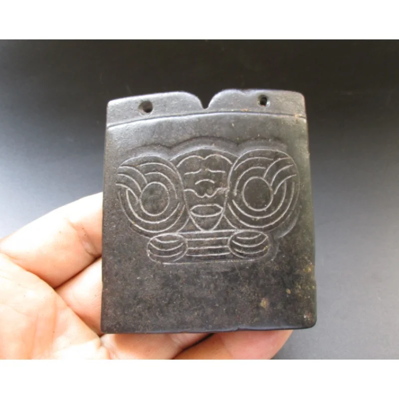 

Hongshan Culture，Magnetic Jade、Carved Human Face、Meteorite Jade、Pendant、 c200