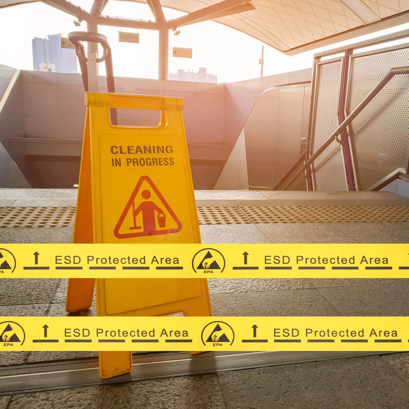 Антистатическая лента самоклеящаяся предупреждающая электростатические