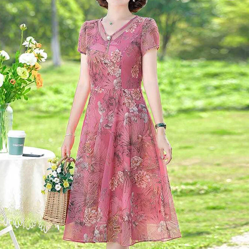 Шифоновое кружевное платье с коротким рукавом V-образным вырезом и цветочным