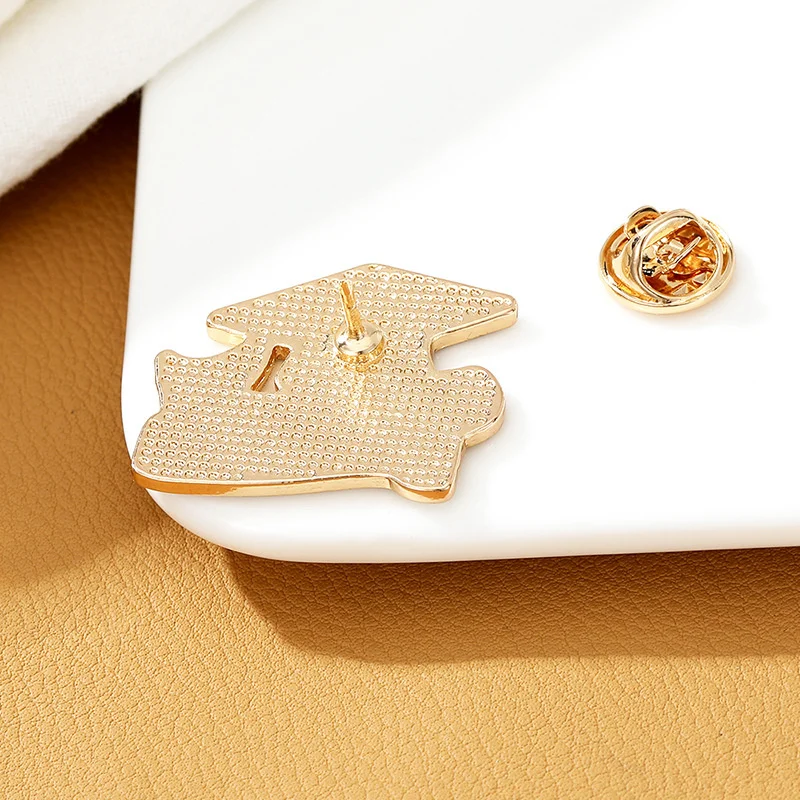 НОВЫЙ Выпускной сезон студенческий значок в форме шапки для студентов