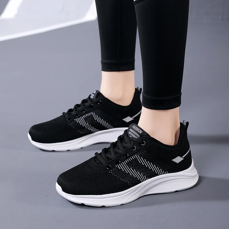 Кроссовки женские легсветильник Вулканизированная подошва спортивные