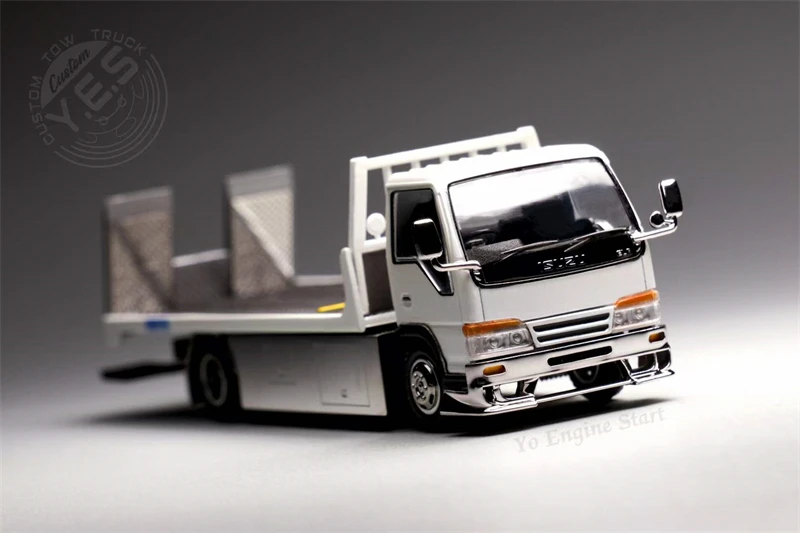 

YES 1:64 Isuzu ELF Custom Tow Truck Pearl White Diecast Model Car