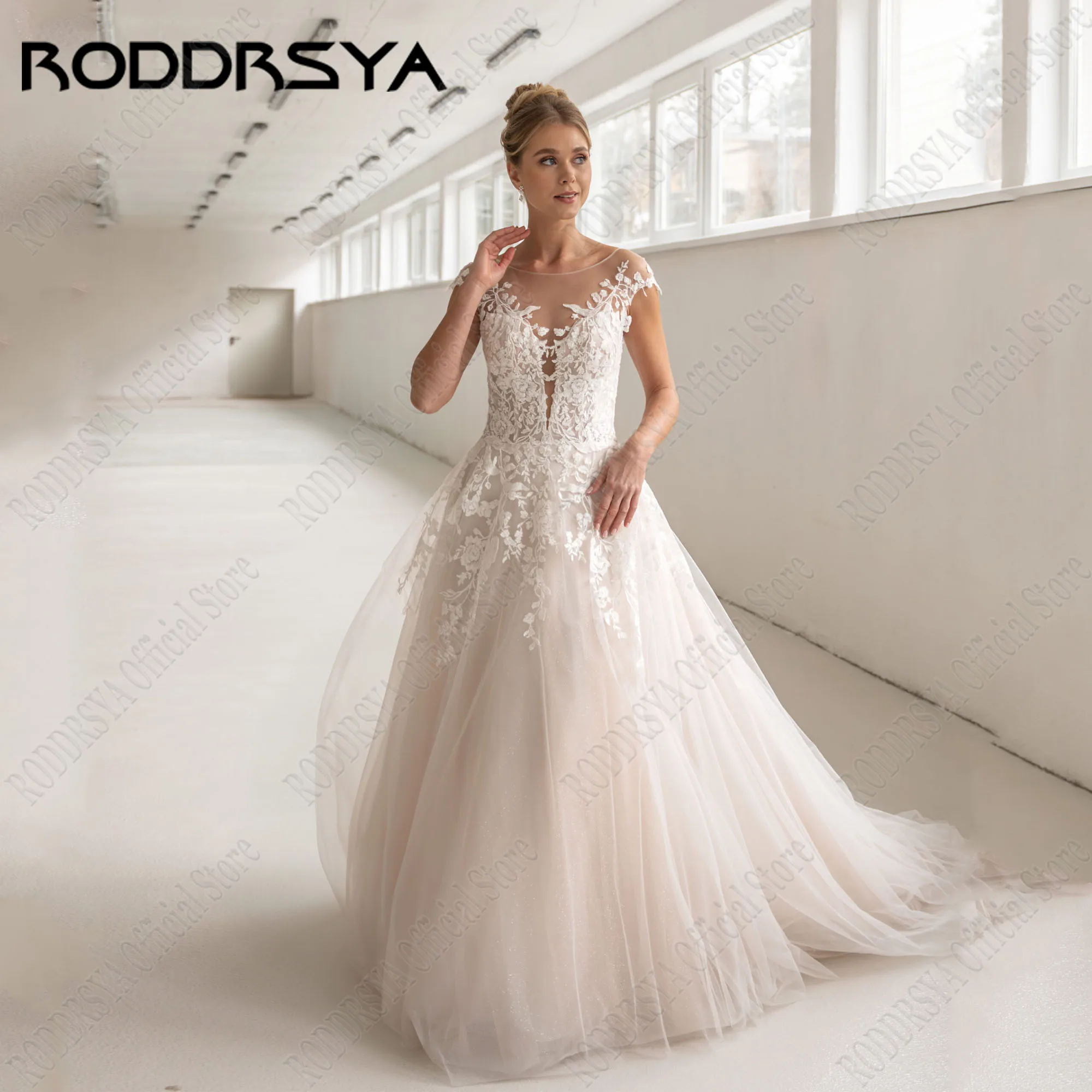 Фото Женское свадебное платье RODDRSYA, с глубоким круглым вырезом, рукавами-крылышками и открытой спиной, из тюля, трапециевидной формы, со шлейфомRODDRSYA Женское свадебное платье с большим круглым воротником, жилет без с №1