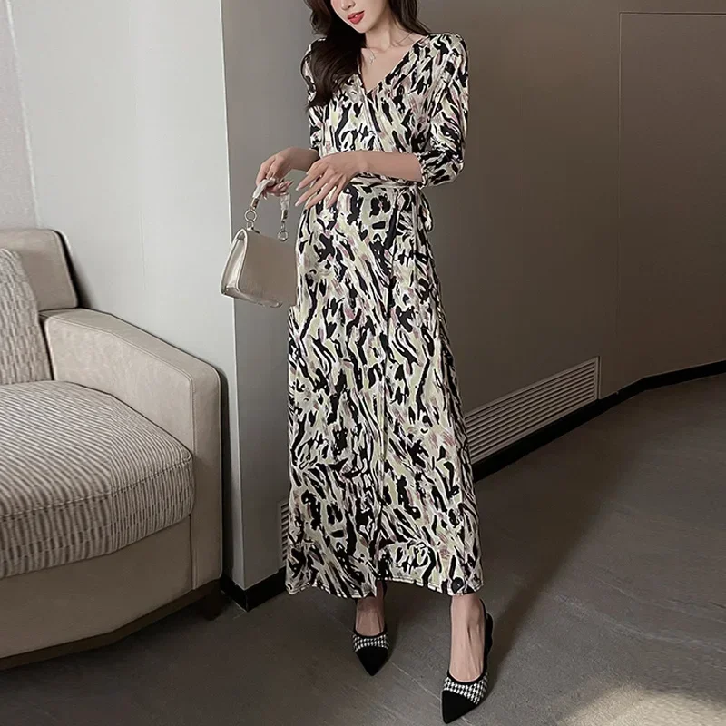 Женское платье-макси с леопардовым принтом V-образным вырезом и длинным рукавом