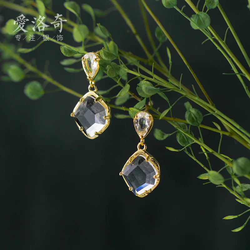 

Женские серьги-гвоздики из серебра пробы в Корейском стиле