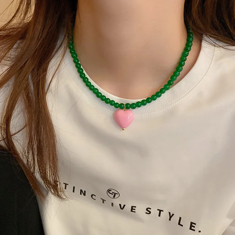 

INS Fashion Pink Color Resin Love Heart Pendant Necklaces Green Beads Pearls Choker Necklace for Women Mujer Statement Jewelry