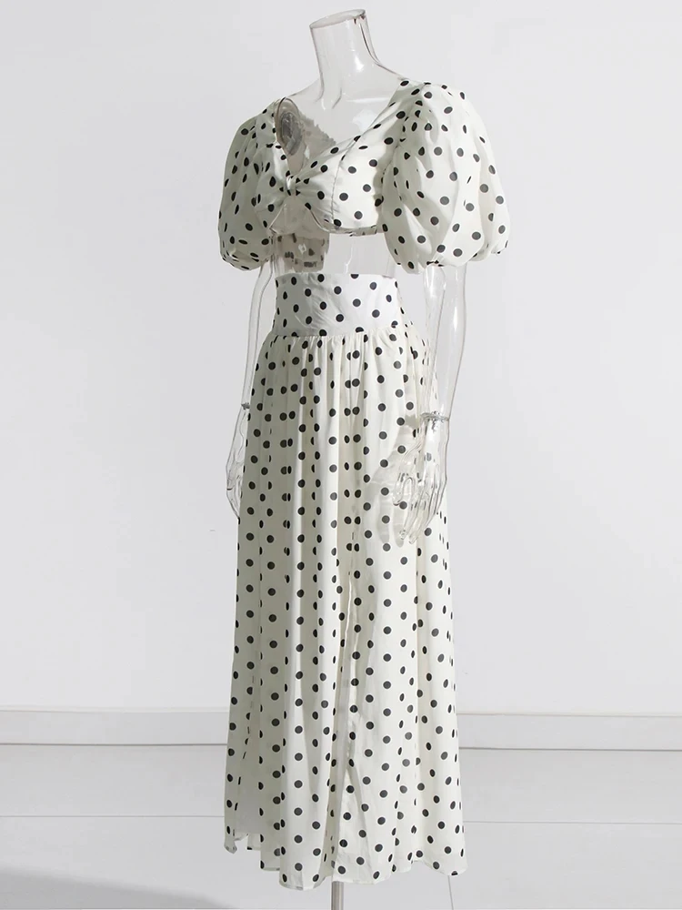 Женский костюм-двойка в горошек с V-образным вырезом и рукавами-фонариками