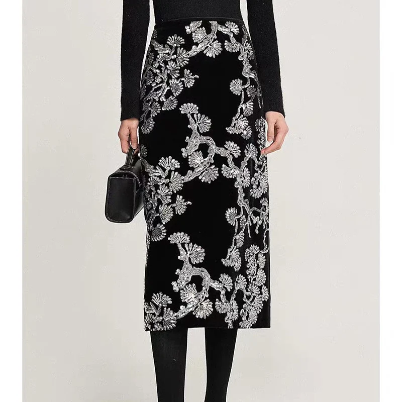 Женская бархатная юбка-карандаш с блестками вышивкой