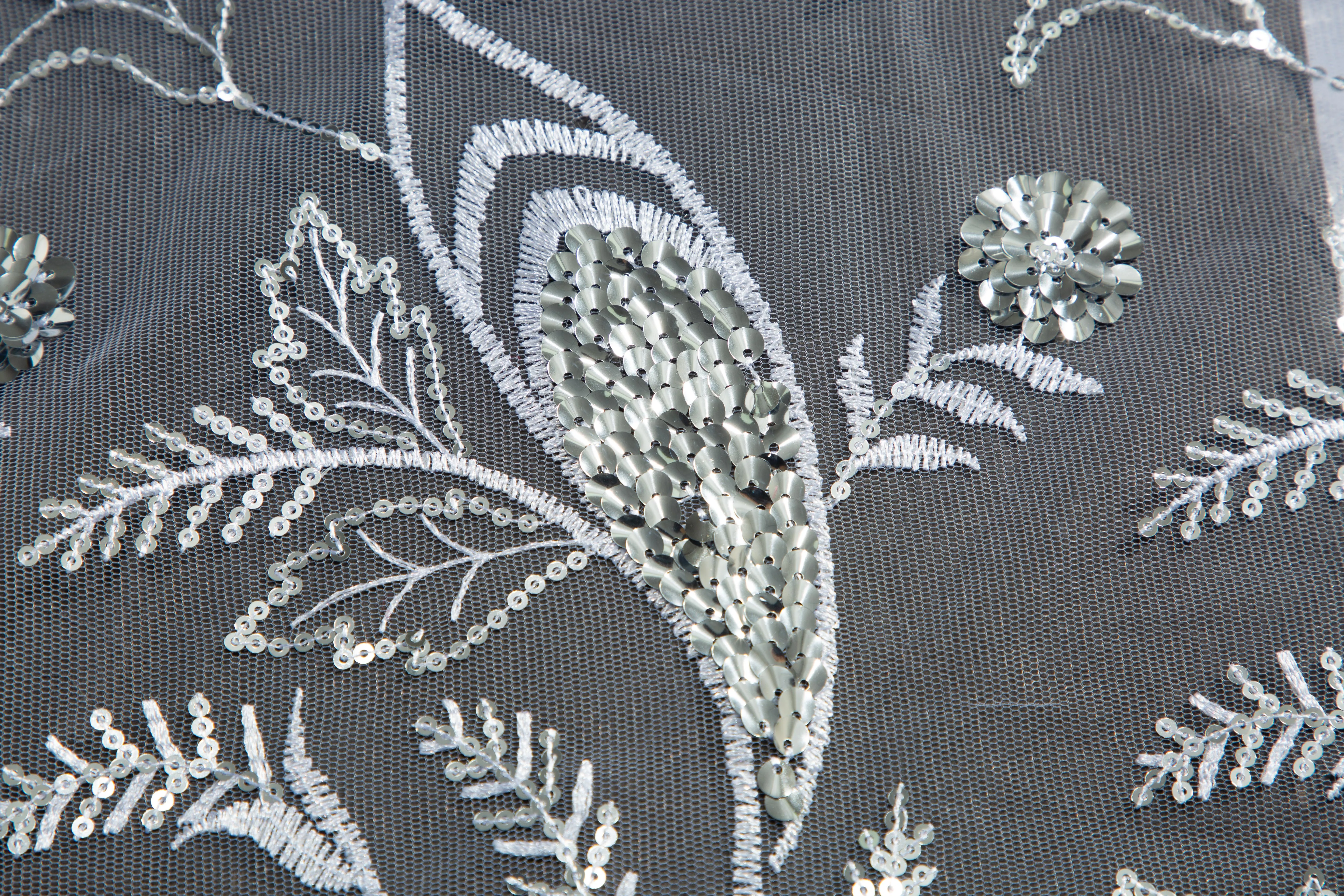 Кружевная ткань с блестками