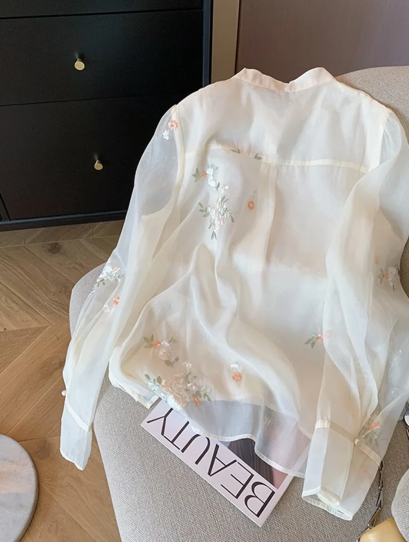 Женская блузка в китайском стиле с вышивкой