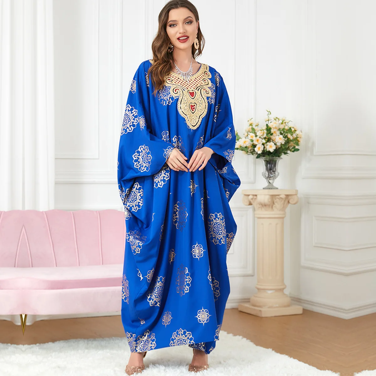 

Luxury Dress Abayas Muslim Batwing Sleeve Embroidery Retro Ramandan Eid Robe Long Gowns Kimono Jubah Thobe Islamic Prayer