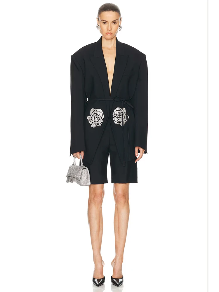 Женский пиджак с длинными рукавами черный и галстуком-бабочкой осень 2024