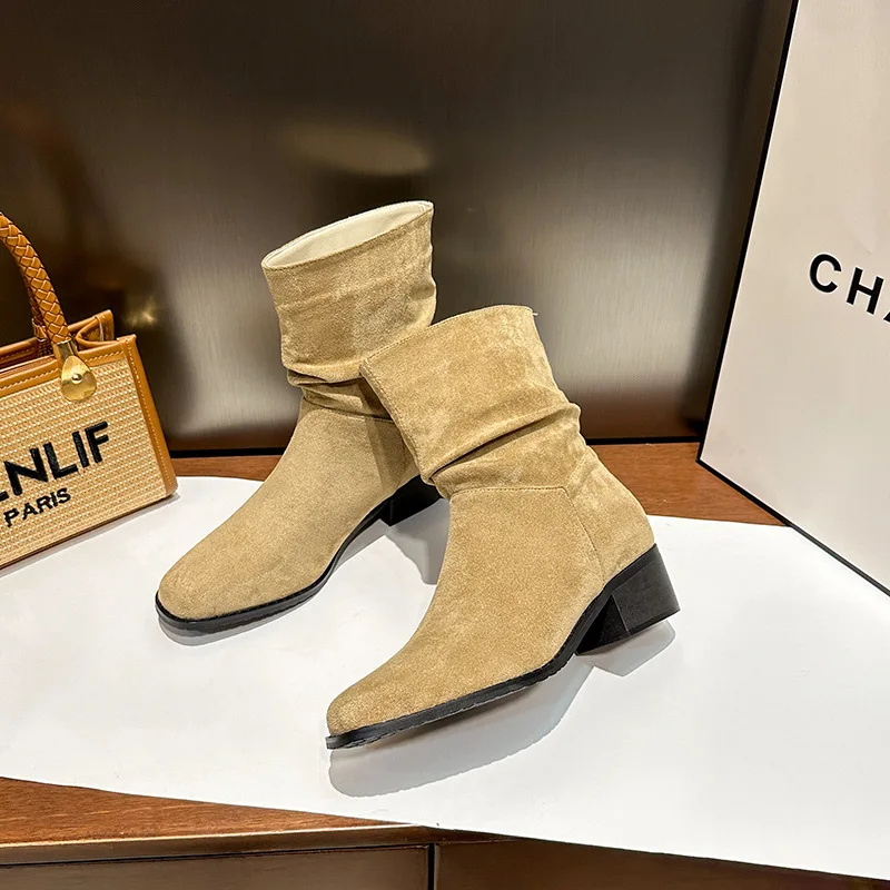 

2023 женские сапоги с приподнятыми плиссированными и многослойными сапогами Женские Новые Ретро ковбойские сапоги с острым носком рыцарские короткие сапоги с рукавом