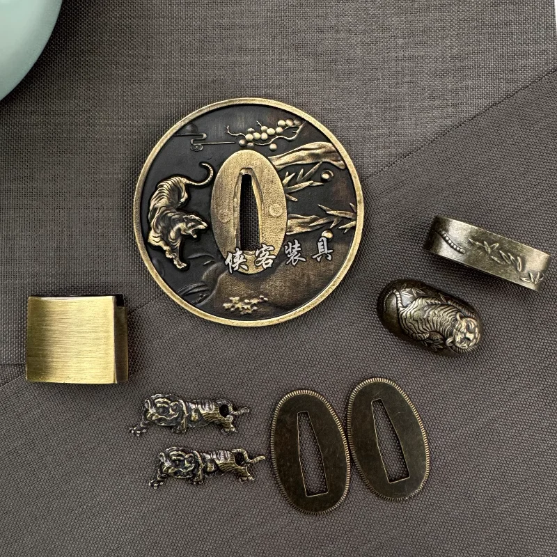 

Комплект аксессуаров для катаны из цинкового сплава