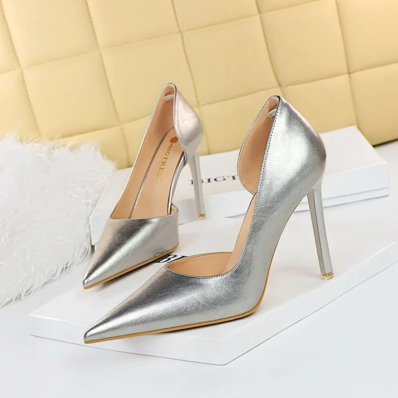 

New 2022 Women Pumps Elegant Pointed Toe Patent Leather Office Lady Shoes Spring Summer High Heels Wedding Bridal Shoes Size 43
