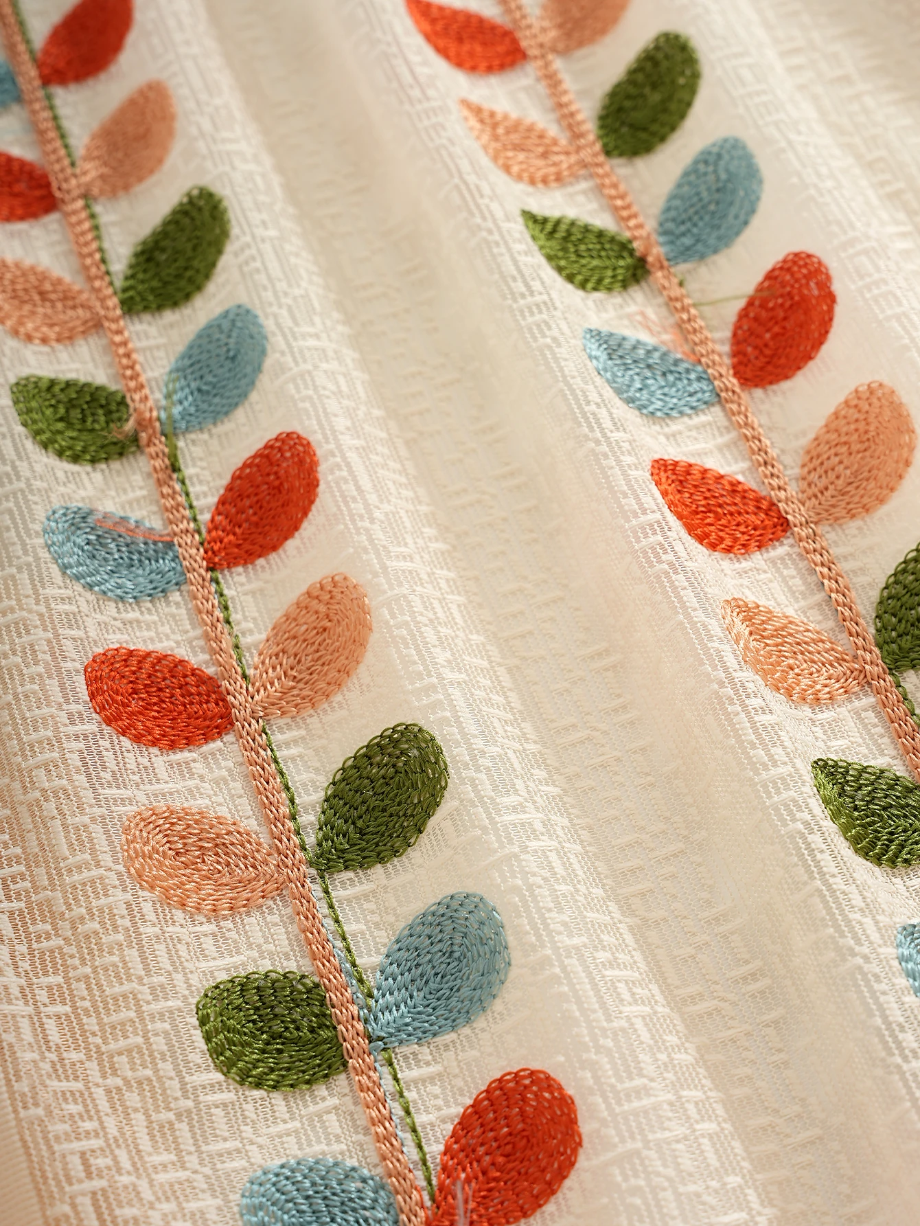 

Шторы из полиэстера с вышивкой листьев