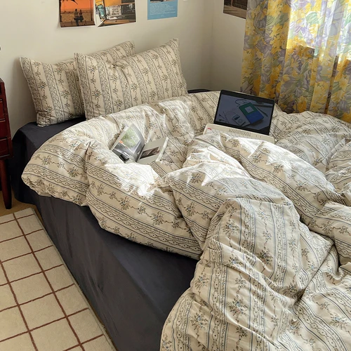 

Four-Piece Set Simple Modern Pure Cotton Vintage Floral Printed Quilt Cover Student Dorm Bedding Three-Piece Set 1.8 Bed Sheet