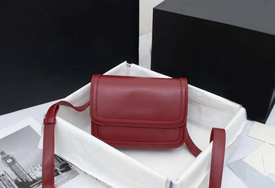 

Новая женская модная сумка через плечо, Классическая маленькая квадратная сумка тофу, дизайнерская Высококачественная кожаная сумка-мессе...