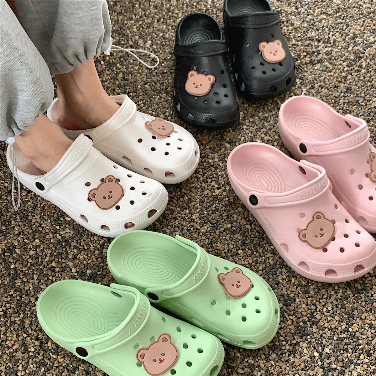 Garden Shoes Hole Slipper Man Women 2023 Summer Hollow Out Slipper Cute Girl Non Slip Cartoon Bear Wear Women Beach Sandals