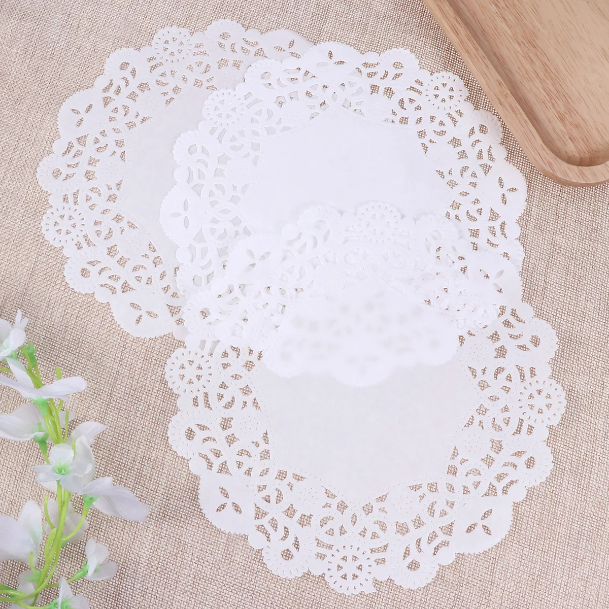 

100pcs Paper Doilies Lace Doilies For Table Round Cake Pad Cardboard Cake Base Paper Lace Doilies Cake Doilies