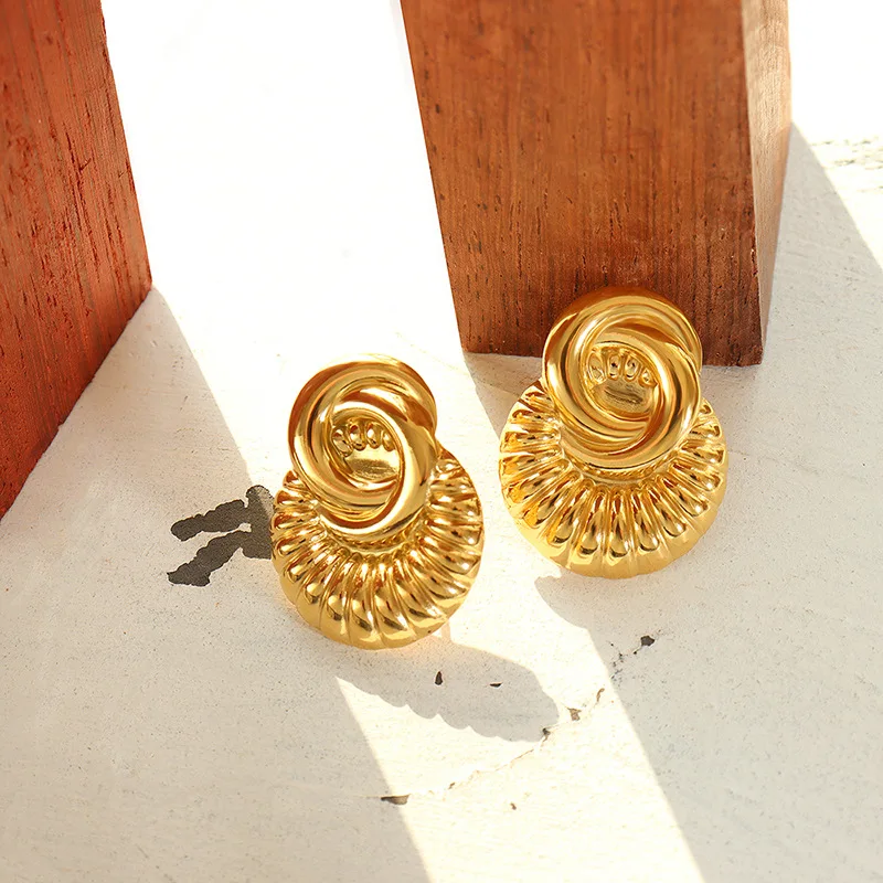 

Neutral Wind Retro Embossed Earrings 316L Stainless Steel Exaggerated Neutral Earrings Jewelry High Quality Accessories