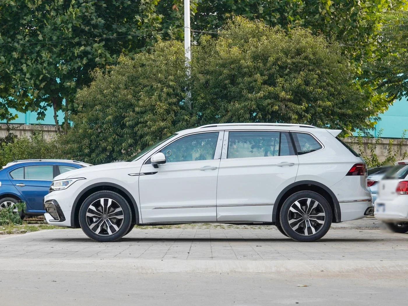 Обвесы BOCH для VW Tiguan Upgrade 2023 R-line старые новых автомобильных бамперов передний
