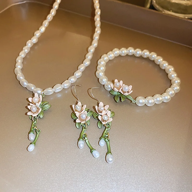 

Minar INS Fashion Flower Leaves Tassel Pendant Necklaces for Women Wholesale Imitation Pearl Strand Chokers Necklace Jewellery