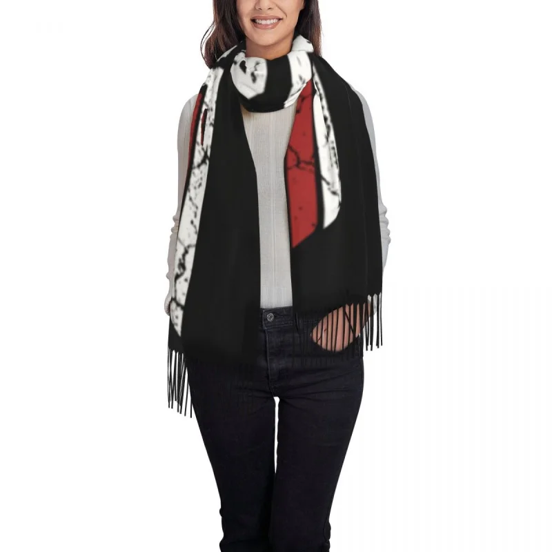 Рисунок 2 - Винтажный шарф с принтом пистолета