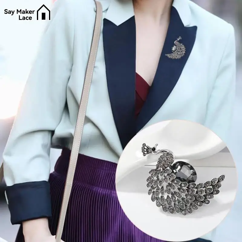 

Elegant Rhinestone Peacock Brooches For Women Large Crystal Animal Bird Pins Brooch Accessories Jewelry High Quality
