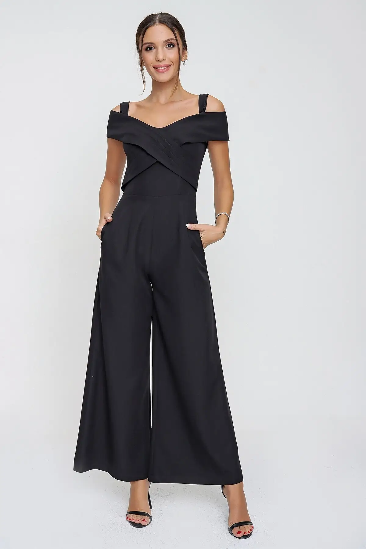 

Women's Overalls Cross Shoulder Band Jumpsuit Black Hot Style Quality Fabric Sleeveless Baggy Trousers Casual Jumpsuit