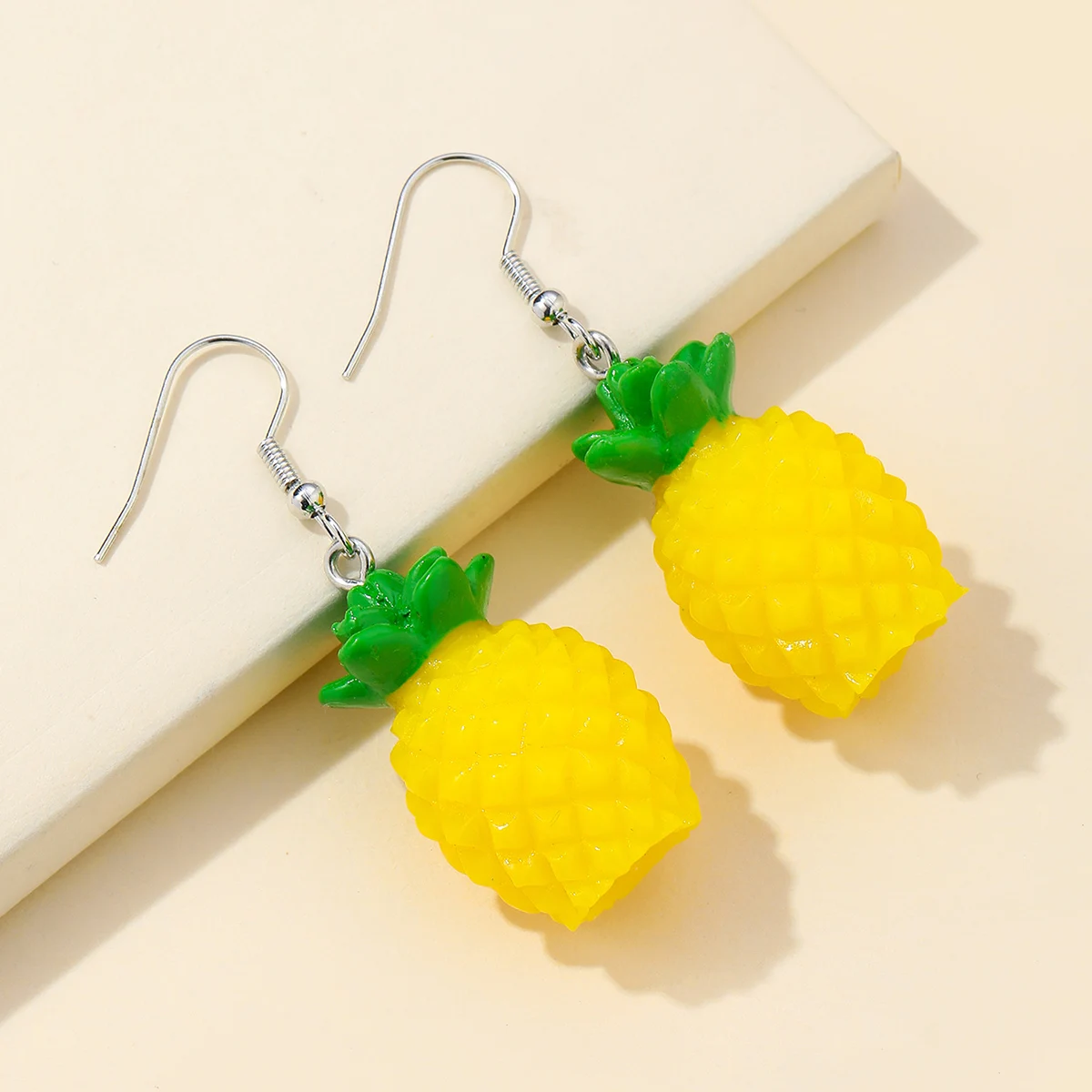 Женские Висячие серьги в виде ананаса из смолы, Милые Пляжные серьги в стиле бохо для отпуска, Женские Ювелирные аксессуары, подарок