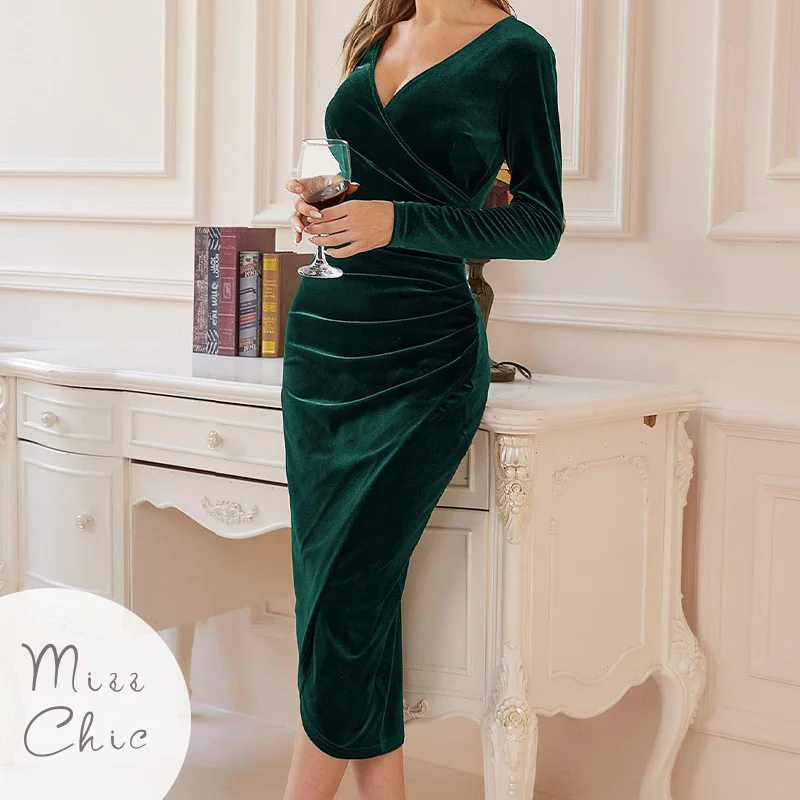 

2022 Autumn Velvet Bodycon Black Midi Dress for Women Long Sleeve Ruched Slim Fit Evening Dress Female Party Clubwear Vestido