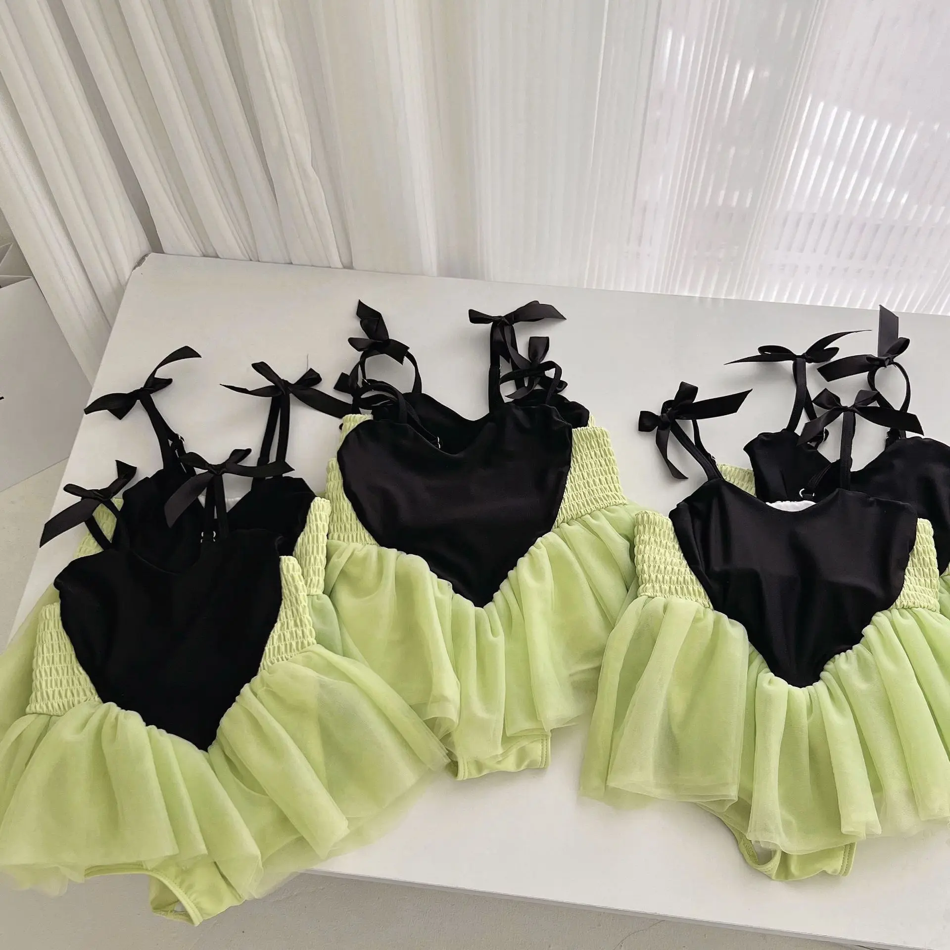 

2022 Summer New Products Girls Swimsuit Korean Version Girls Summer Clothing Mesh One-piece Love swimsuit