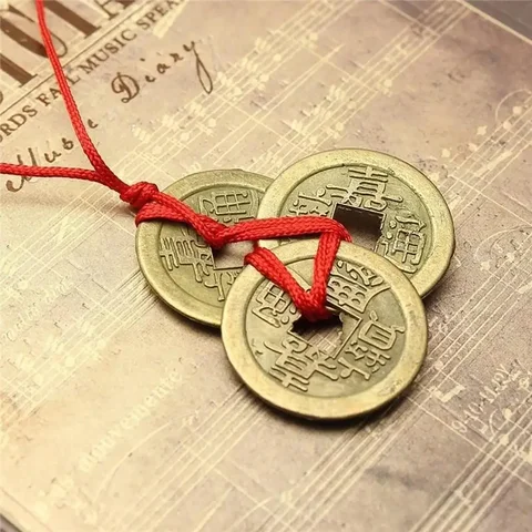 Китайские монеты на удачу из сплава
