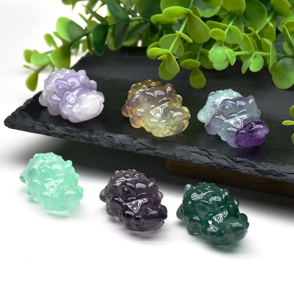 Натуральный флюорит радуги Мультфильм версия крокодил ручной работы резьба