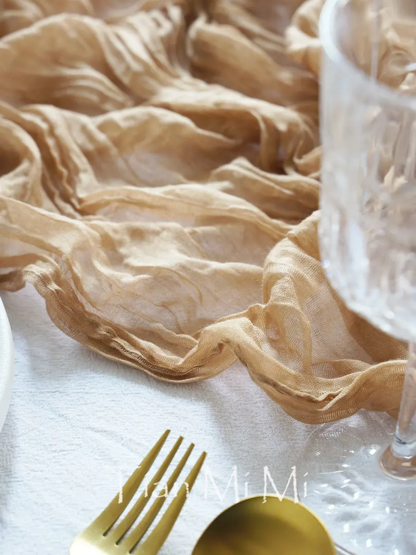 Полупрозрачная марлевая настольная дорожка коричневая для десертов обеденная