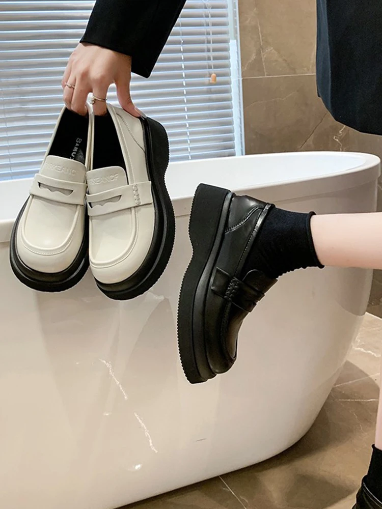 

Retro Woman Shoes Slip-on British Style Loafers With Fur Round Toe Casual Female Sneakers Autumn Clogs Platform Oxfords Slip On
