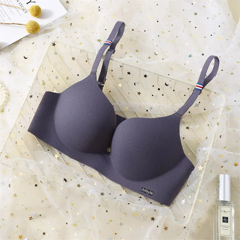 

French Glossy Lingerie One Piece, No Trace, No Underwire, Little Push-up British Ice Silk Student Bra