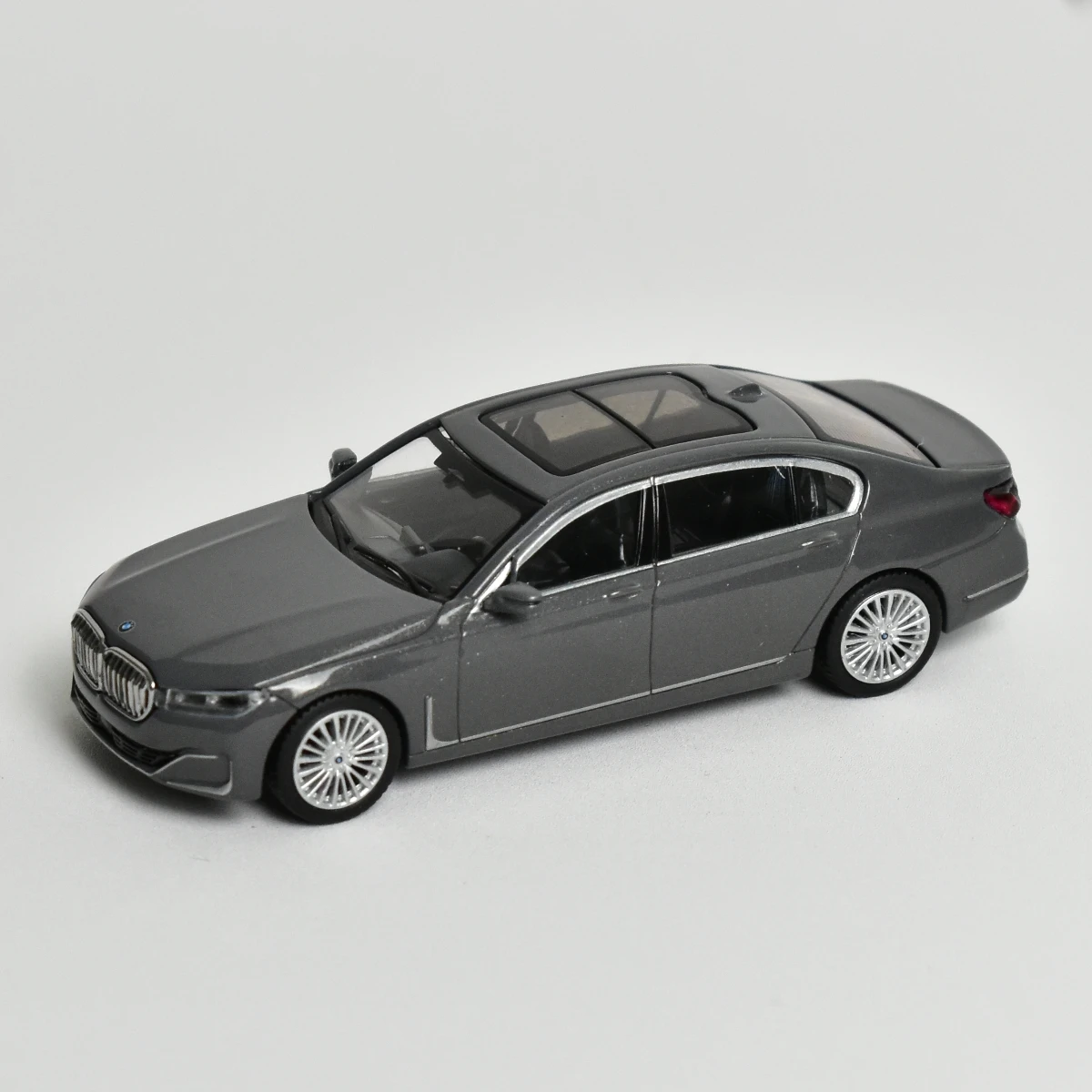 

Миниатюрная модель автомобиля Bernina 515, привод 750Li, 1:64