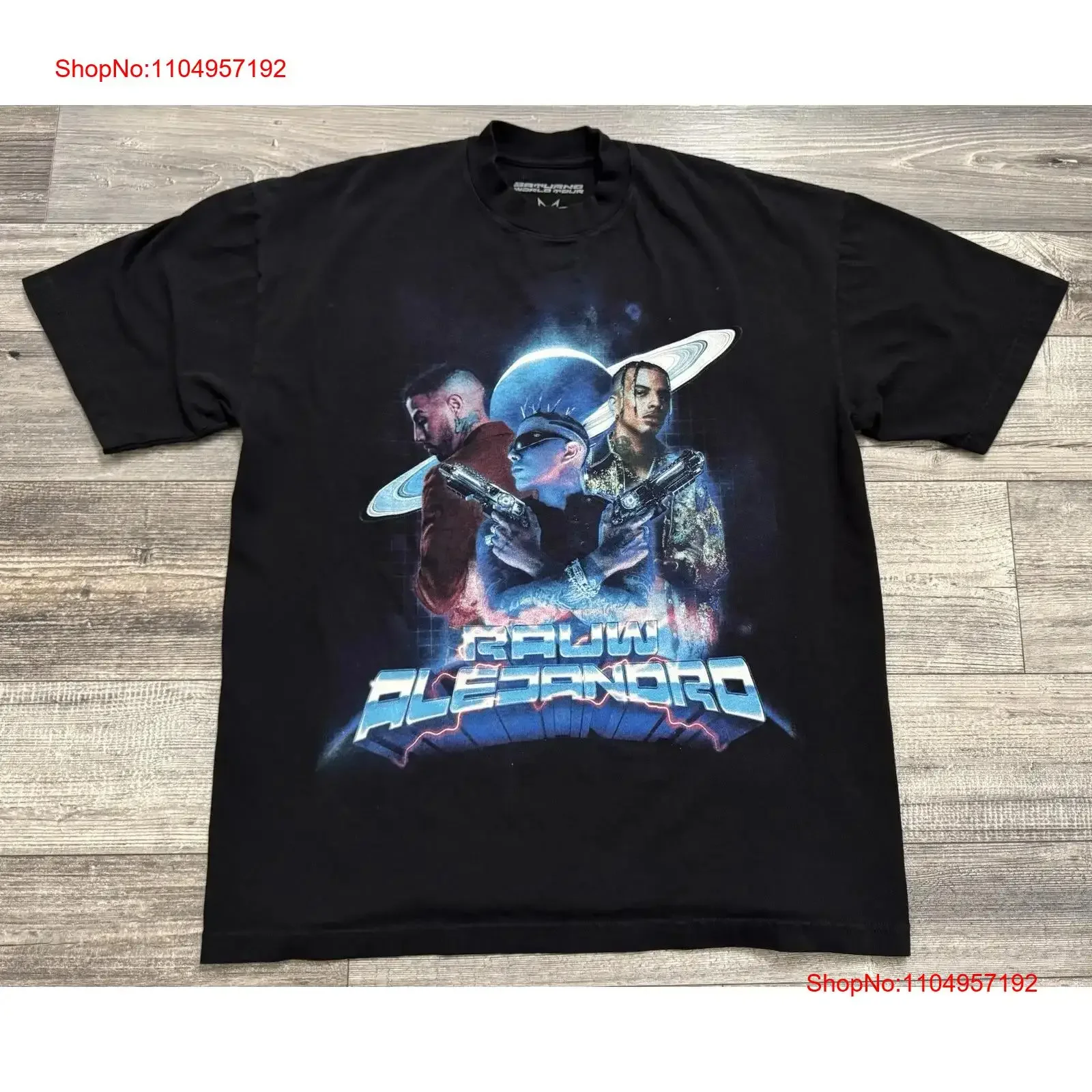 Фото Раут Алехандро 2023, футболка Saturno World Tour, мужская, большая, официальная, винтажная, мытая, мягкая, удобная, стильная, универсальная №1