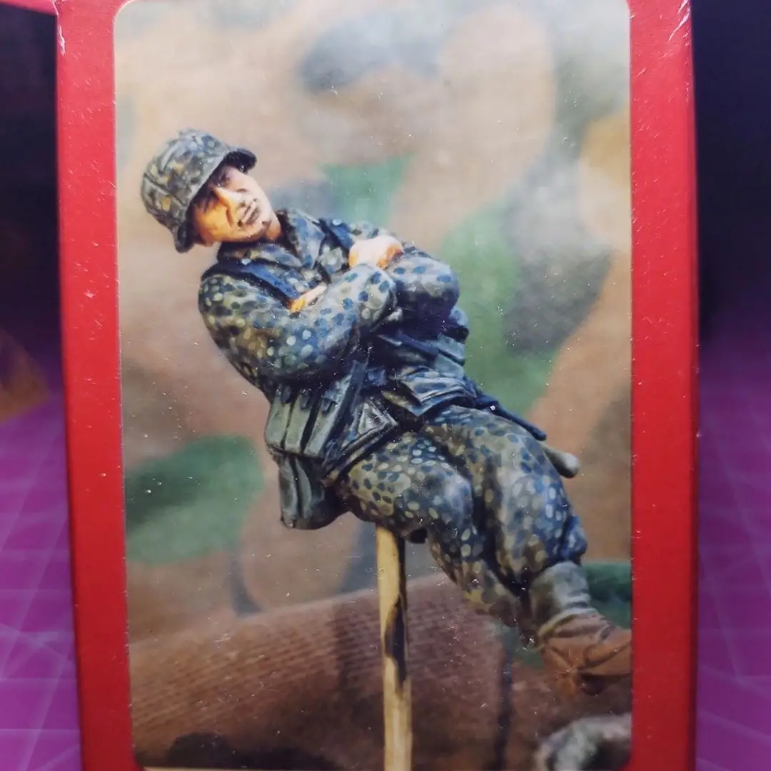 

1/35 Resin Model Figure GK , Unassembled and unpainted kit