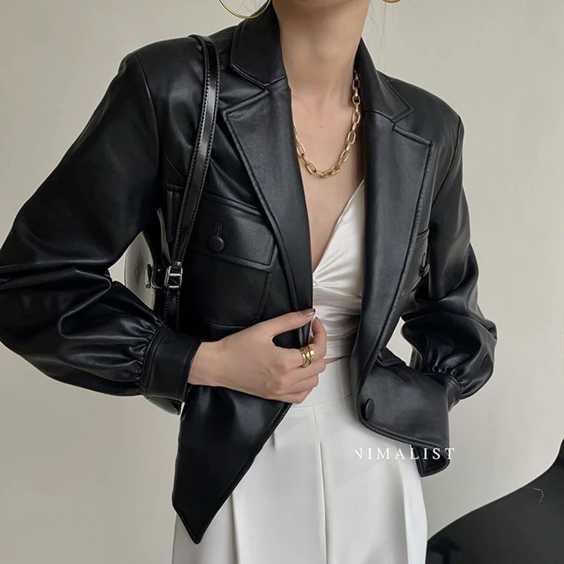 Autumn and Winter 2022 New Genuine Leather  Neck Button Waistband Design Pocket Short Slim Leather Dress Women