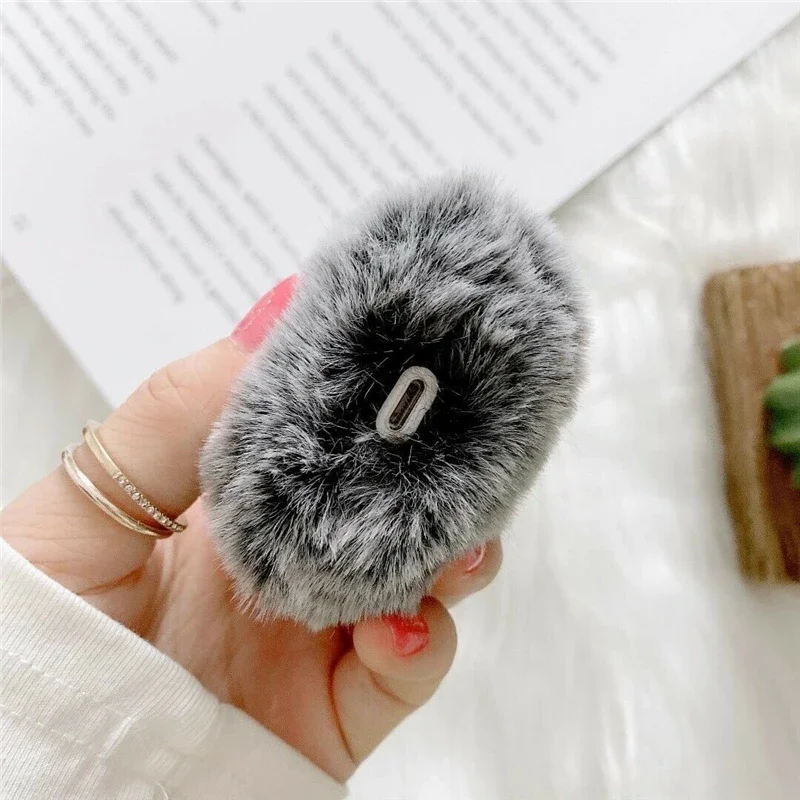 Мягкий чехол с ушками для Apple AirPods