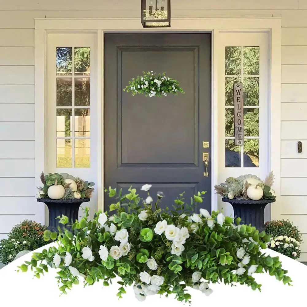 

Widely Applied Colorfast Realistic Fake Front Door Hanging Wreath for Courtyard