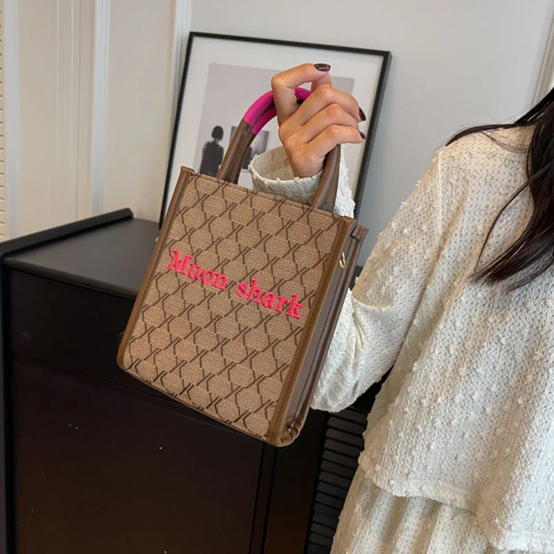 New Trendy Portable Single Shoulder Crossbody Bag Casual Simple Embroidered Tote Handbags Textured Fashion Phone Storage Satchel