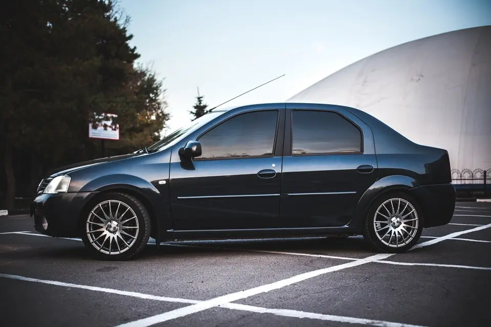 рено логан на литье 15. рено логан р15. черный рено логан на 16 дисках. рено логан на литье 15. Renault logan 1 диски.