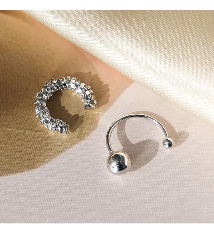 

Simple niche asymmetric ear clip without ear holes female summer fashion personality 2022 new tide metal ear bone clip