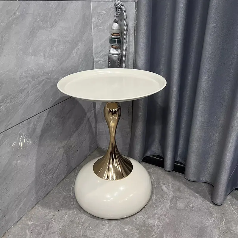 Стоячий современный журнальный столик в скандинавском стиле черный для