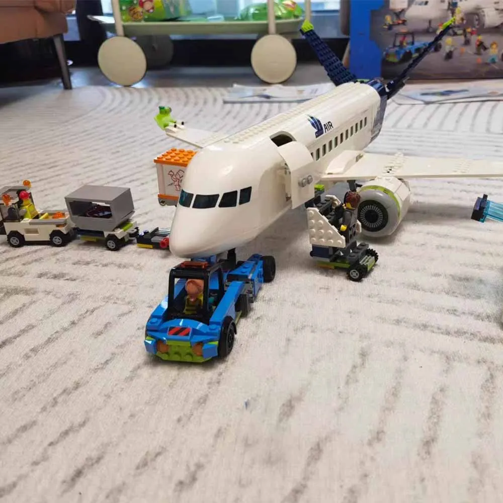 913 шт. строительные блоки для пассажирского самолета